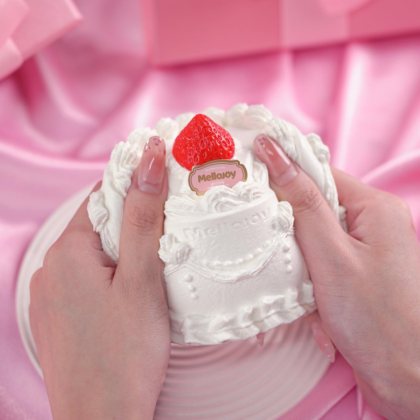 Mellojoy -【 2 PER PERSON!!!】Strawberry Cake Round 【Mousse Cream Texture 】【250g】【Z048-10】