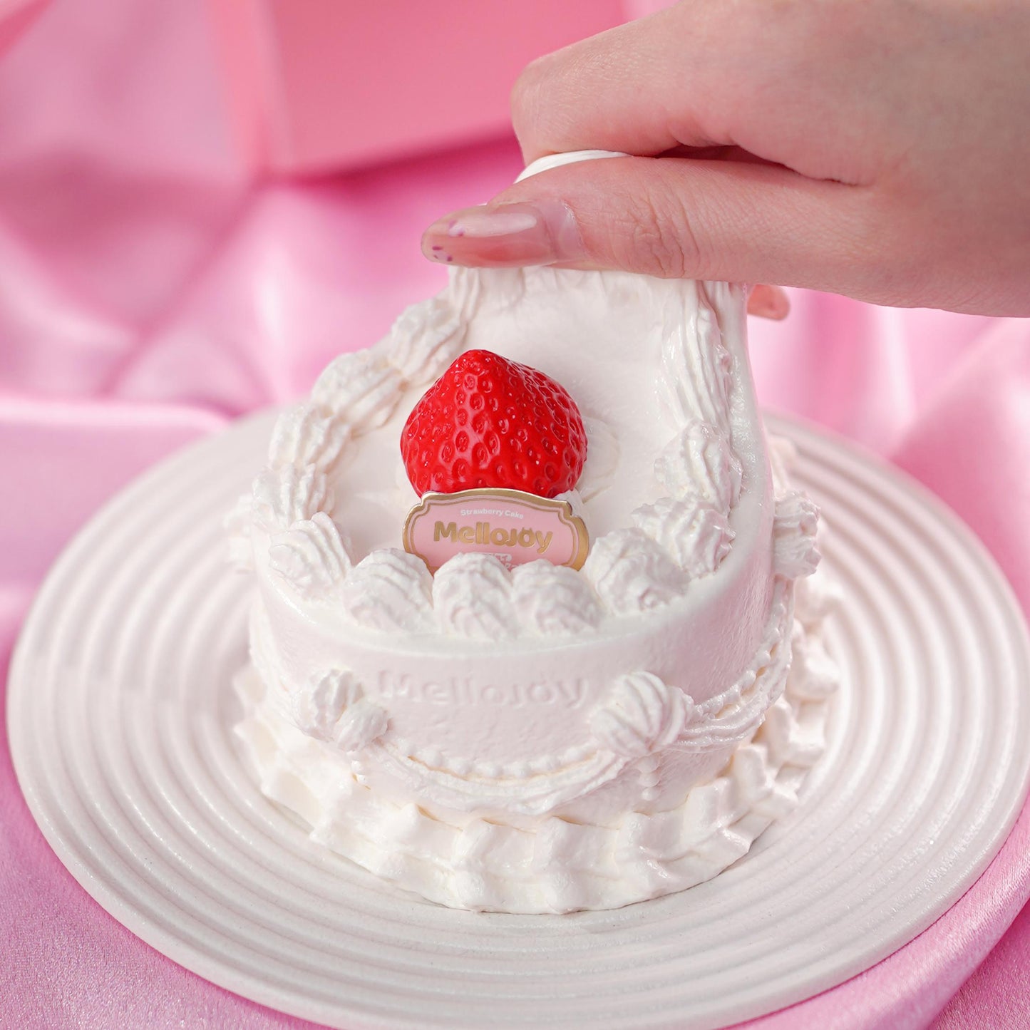 Mellojoy -【 2 PER PERSON!!!】Strawberry Cake Round 【Mousse Cream Texture 】【250g】【Z048-10】